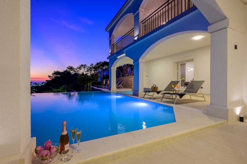 Beachfront Villa Crystal Bay with Pool Korčula