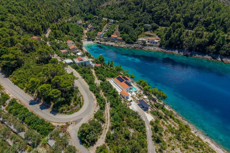 Beachfront Villa Crystal Bay with Pool Korčula