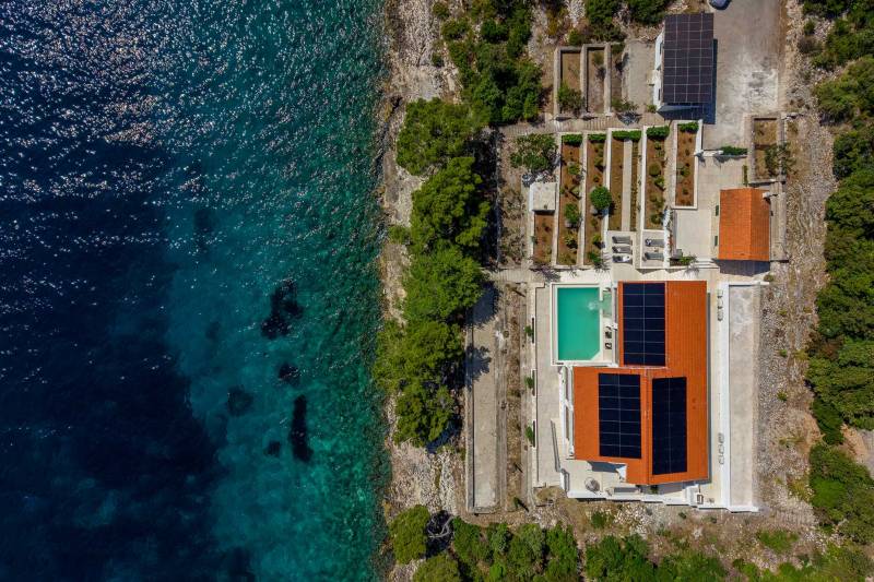 Beachfront Villa Crystal Bay with Pool Korčula
