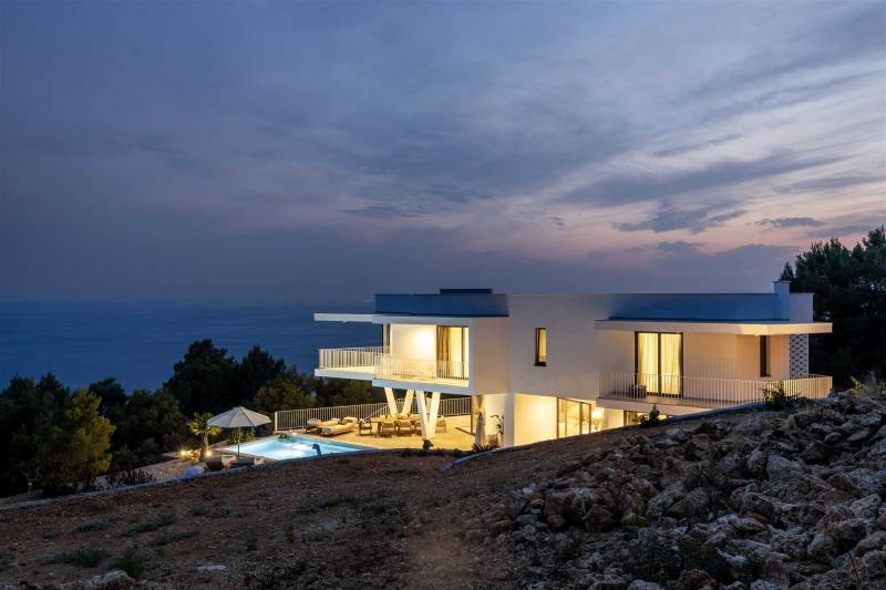 Villa Vinessa with Pool